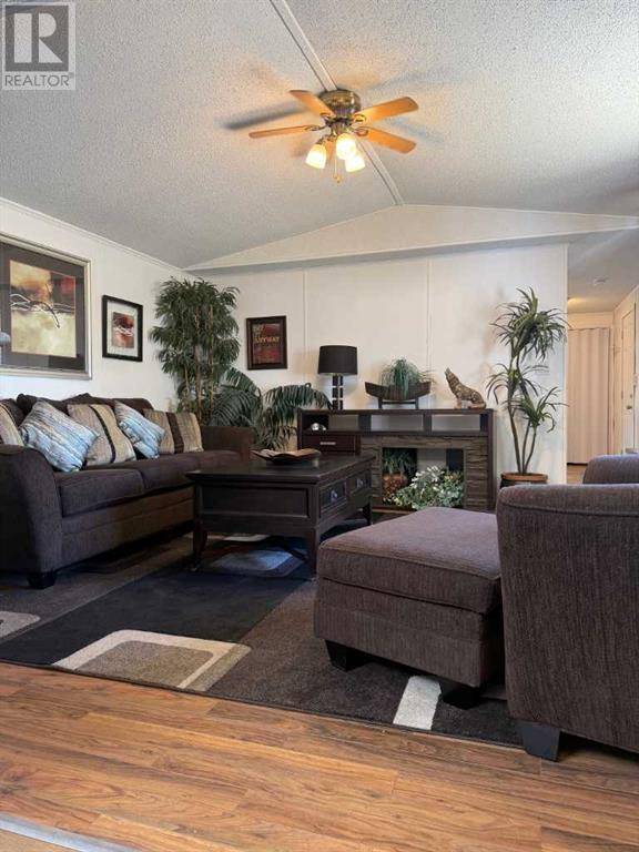 Medicine Hat, AB T1B8W4,12 Oxford Lane