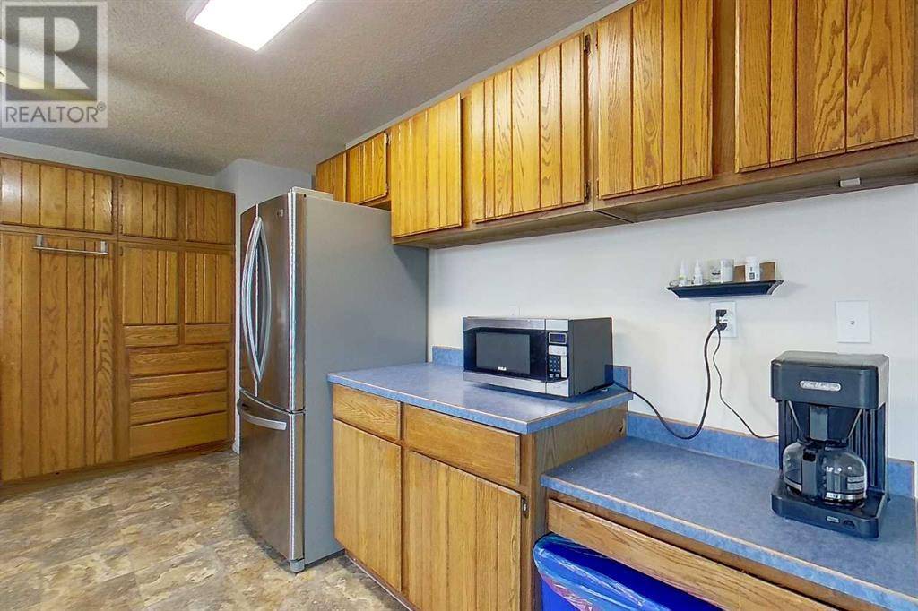 Slave Lake, AB T0G2A1,305 6 Avenue NW