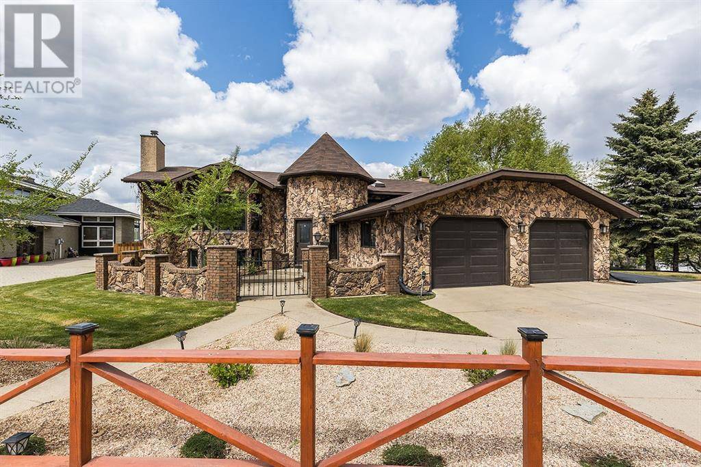 Medicine Hat, AB T1A8E4,44 Valleyview Drive SW