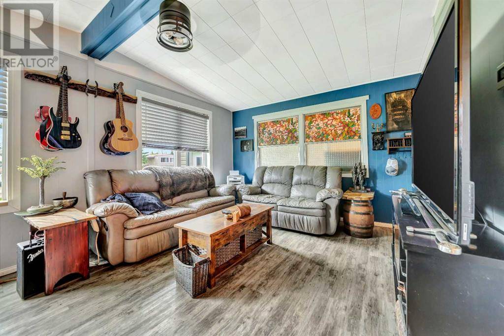 Lloydminster, AB T9V2A3,63, 5308 57 Street