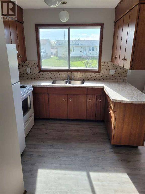 Rycroft, AB t0h3a0,4653 54 Street
