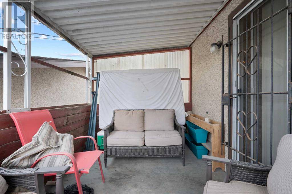 Calgary, AB T2A3A4,1521 44 Street SE
