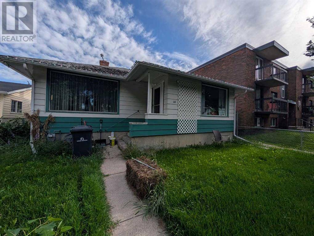 High River, AB T1V1G3,35 4 Avenue SE