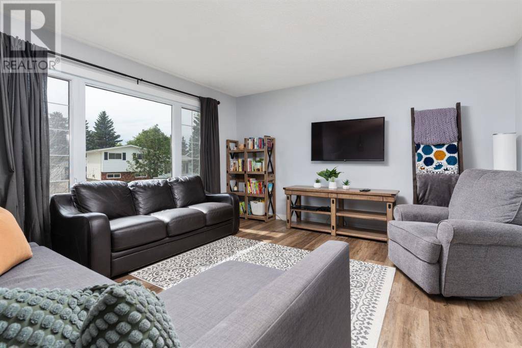 Camrose, AB T4V3W6,4301 75 Street
