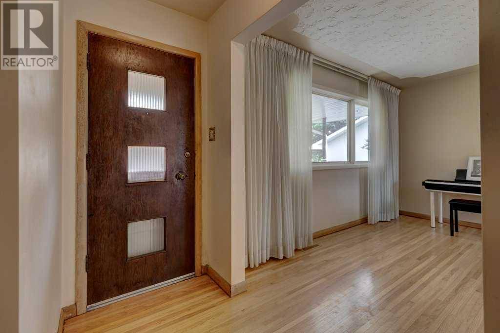 Calgary, AB T3E4H7,39 Gladys Ridge Road SW