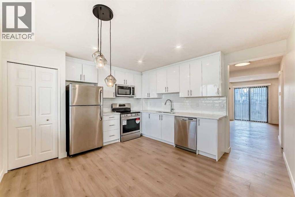 Calgary, AB T3J1J8,32, 1515 Falconridge Drive NE