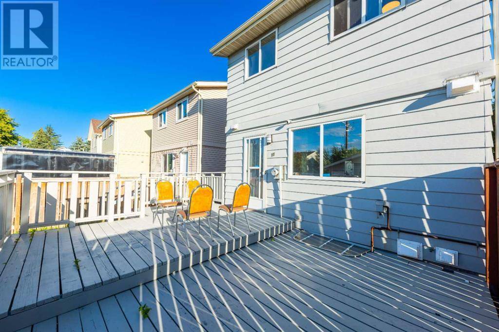 Calgary, AB T2B2W2,11 Erin Ridge Road SE