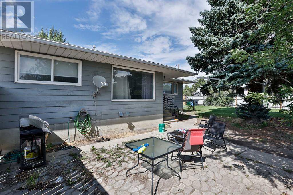 Lethbridge, AB T1H1H3,1301 9 Avenue N