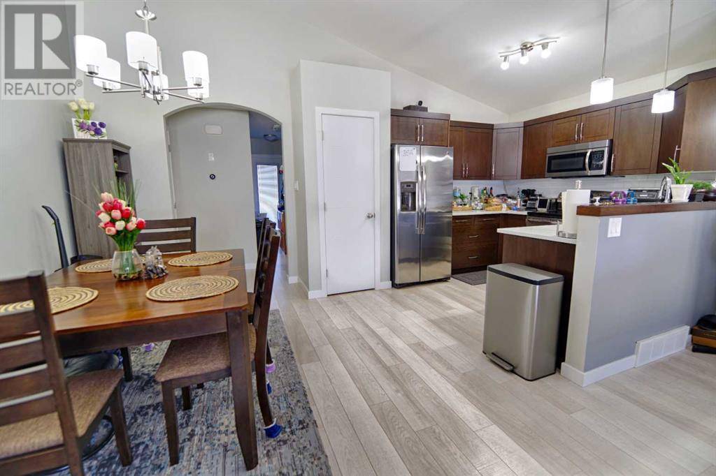 Lethbridge, AB T1H7C8,577 Blackwolf Boulevard N