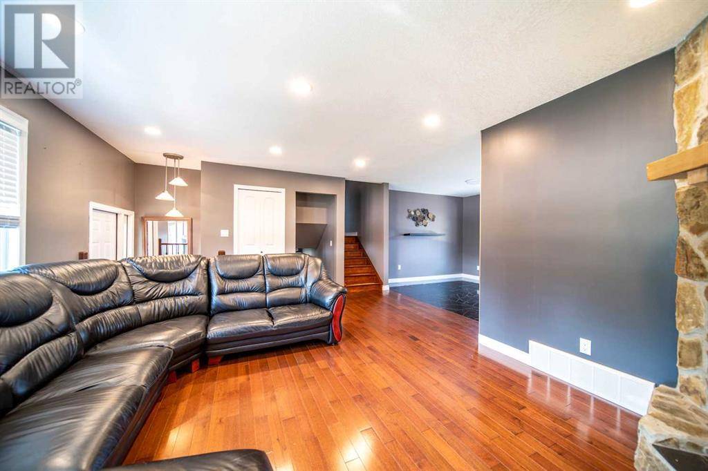 Wainwright, AB T9W1J3,401 16 Street