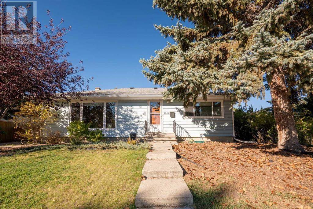 Calgary, AB T3E4C2,2619 Glenmount Drive SW