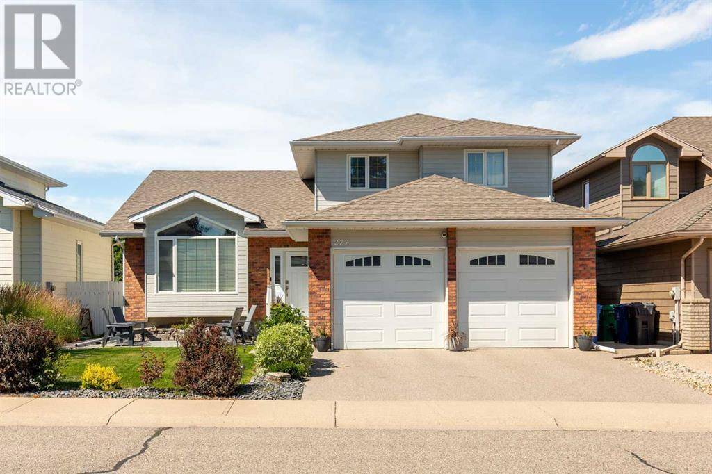 Lethbridge, AB T1K6A4,277 Coachwood Point W