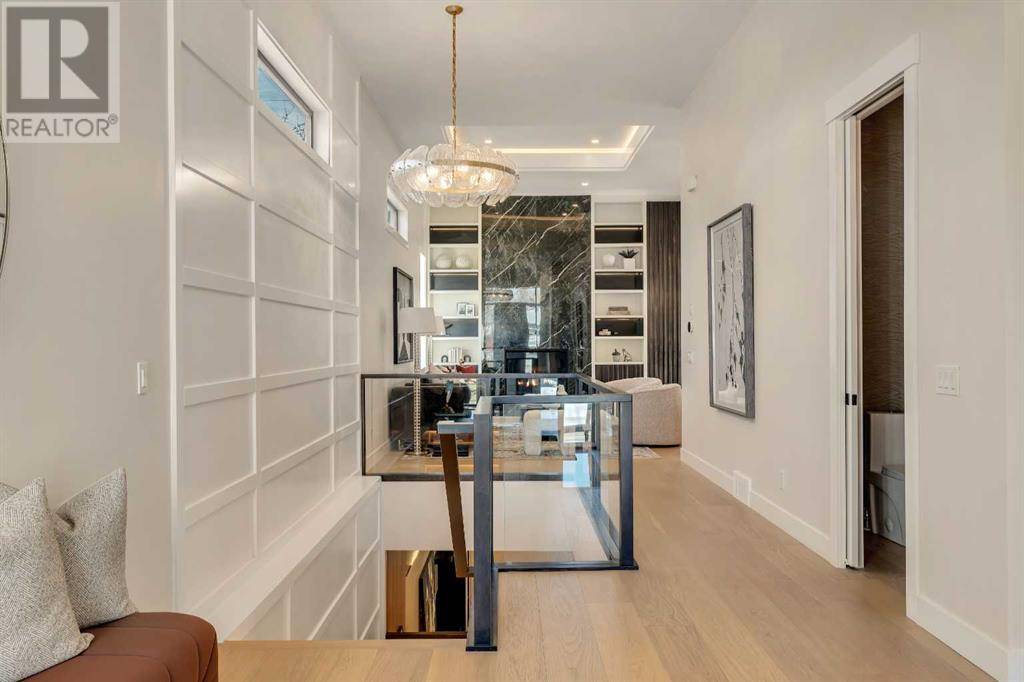 Calgary, AB T2K0E2,1027 39 Avenue NW