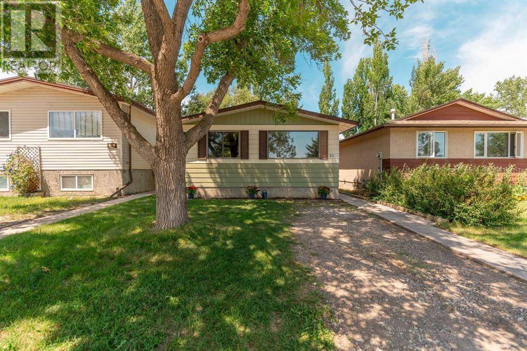Lethbridge, AB T1K5H3,50 Algonquin Road W