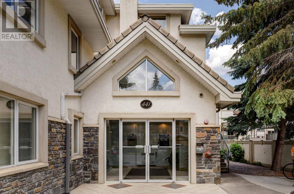Banff, AB T1L1B5,204, 441 Marten Street