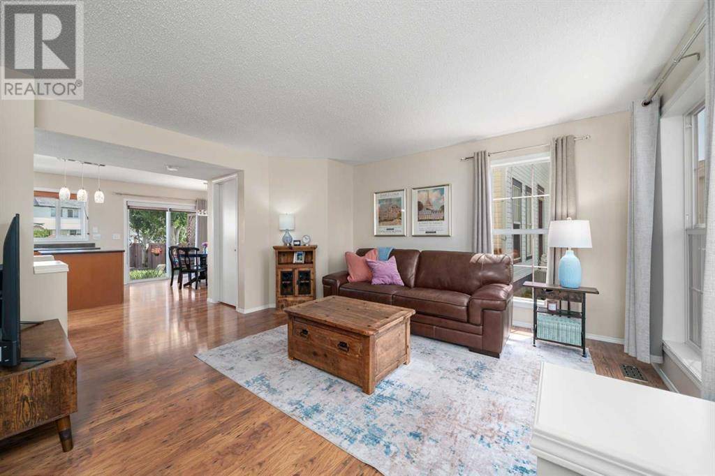 Calgary, AB T2Z4N5,382 Elgin View SE