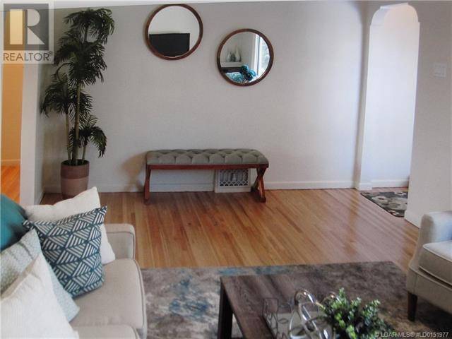 Lethbridge, AB T1J3N5,410 24 Street S