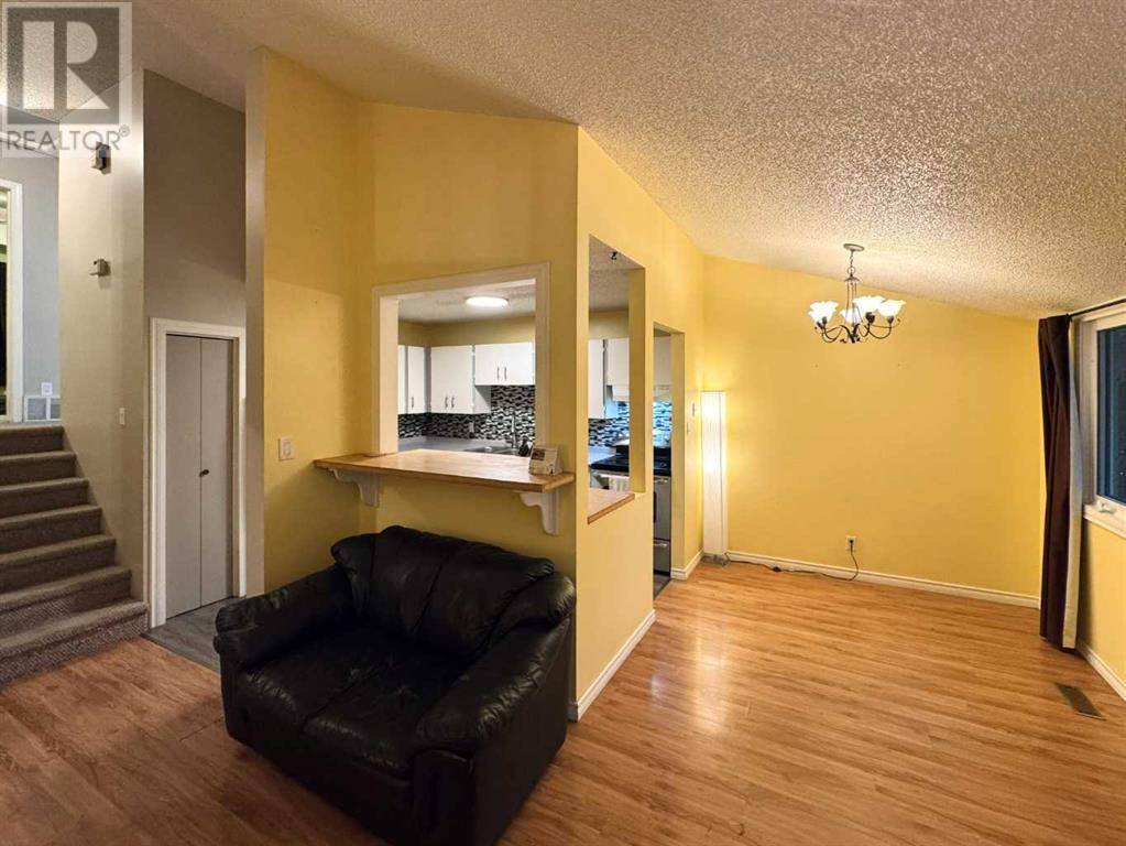 Lethbridge, AB T1K5A5,806 Columbia Boulevard W