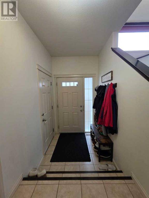 Lethbridge, AB T1J4B9,761 Silkstone Close W