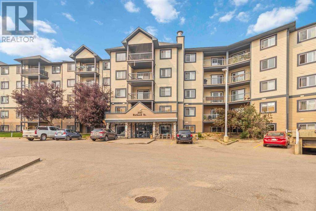 Fort Mcmurray, AB T9H5H6,338, 200 Richard Street