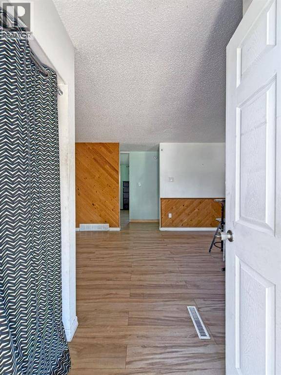 Lethbridge, AB T1H3S9,823 23 Street N