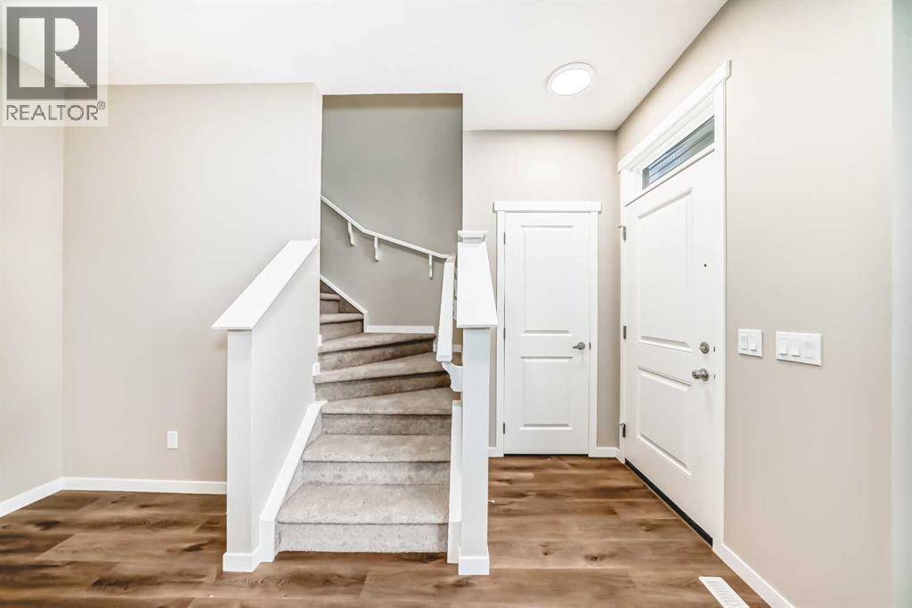 Calgary, AB T3S0S9,432 Hotchkiss Drive SE