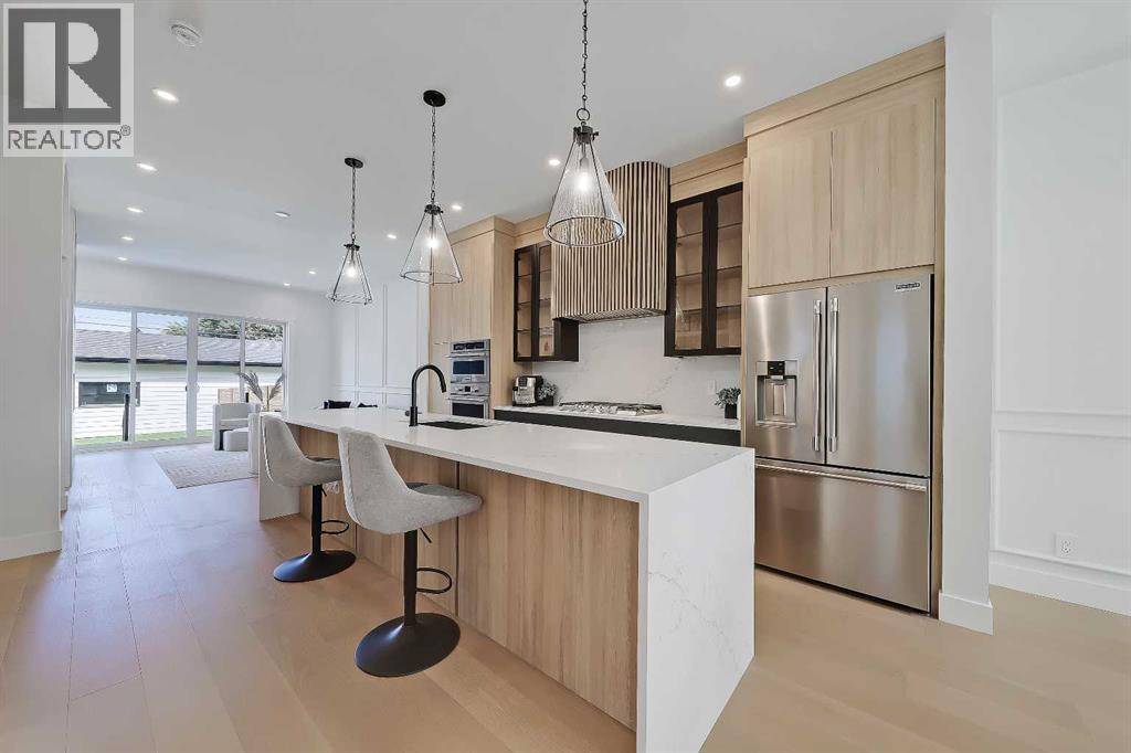 Calgary, AB T2M2A9,646 25 Avenue NW