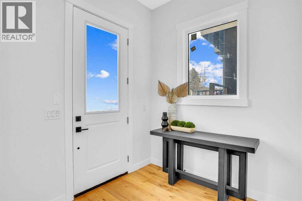 Calgary, AB T2B0S5,4711 19 Avenue NW