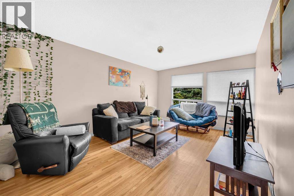 Calgary, AB T3A0M7,4013 Vance Place NW