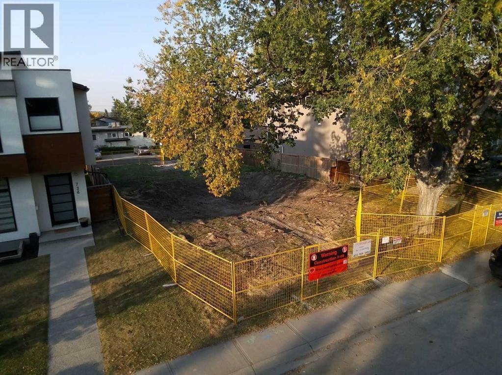 Calgary, AB T2M1X7,728 24 Avenue NW