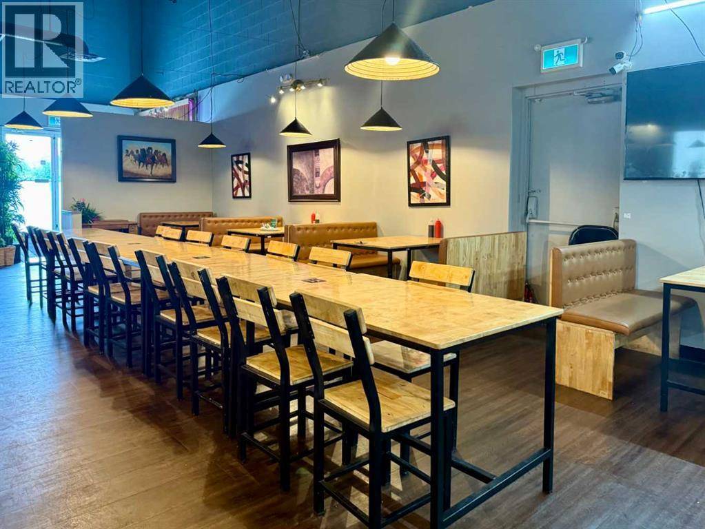 Calgary, AB T2B0S8,1915 31 Street