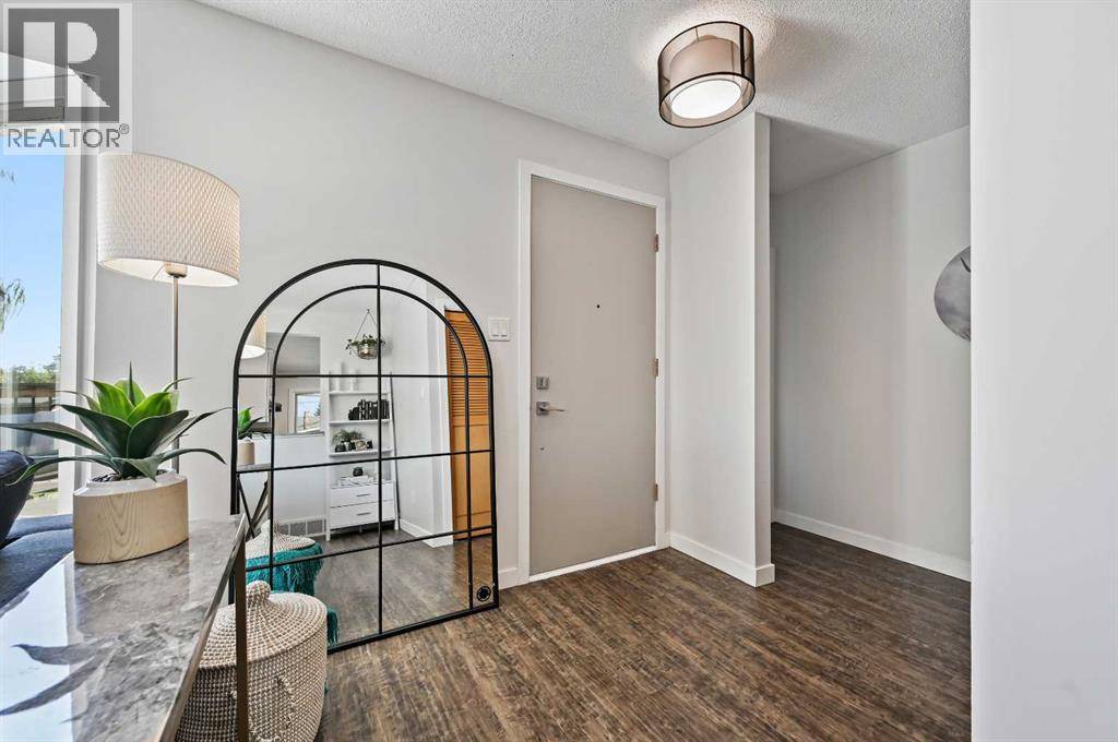 Calgary, AB T2W0A1,708 101 Avenue SW