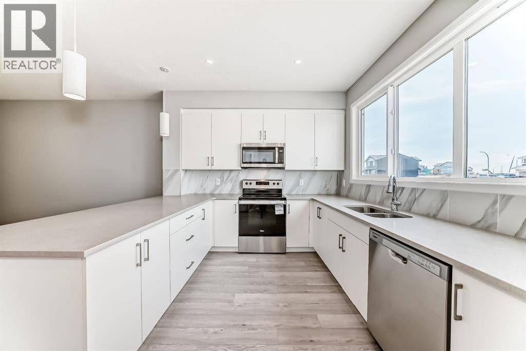 Calgary, AB T3M3H9,103 Magnolia Street SE