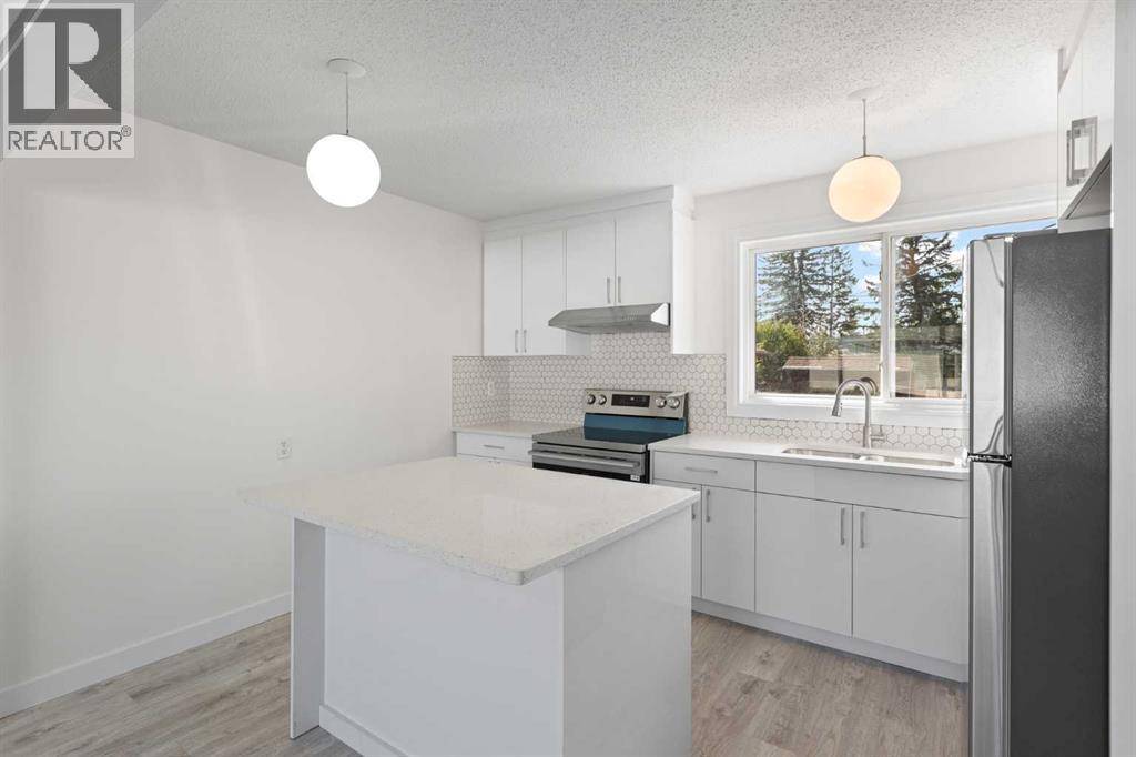 Calgary, AB T2A3H5,6707 3 Avenue SE