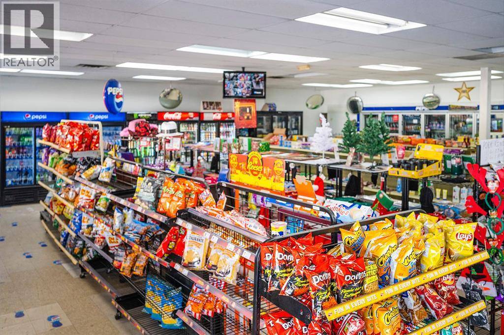 Calgary, AB T2B2K4,456 anystreet Avenue SE