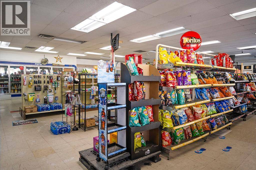 Calgary, AB T2B2K4,456 anystreet Avenue SE