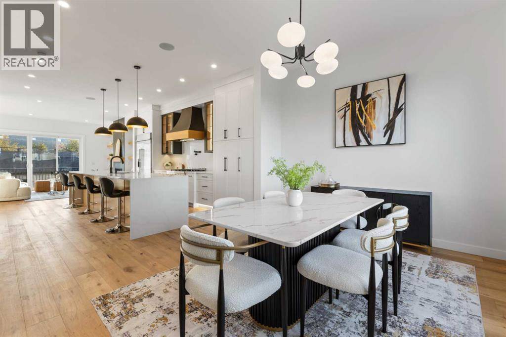 Calgary, AB T2B0S5,4709 19 Avenue NW