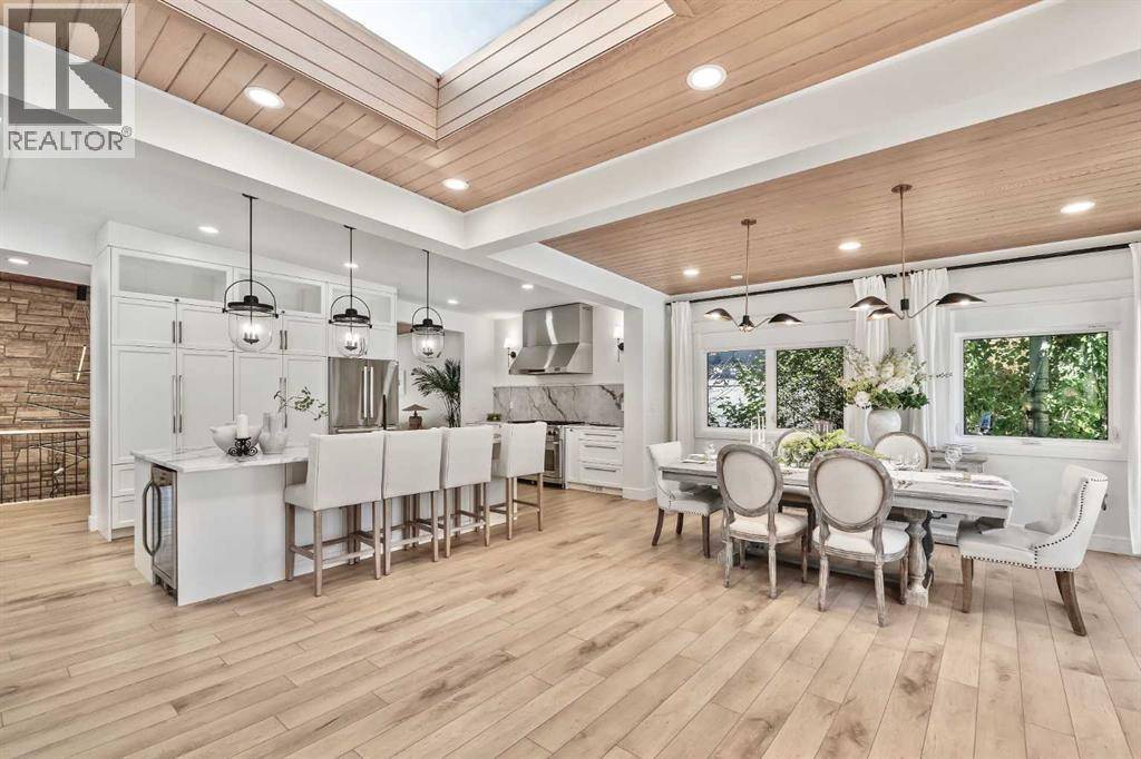 Calgary, AB T2N3Z6,2332 Uxbridge Drive NW