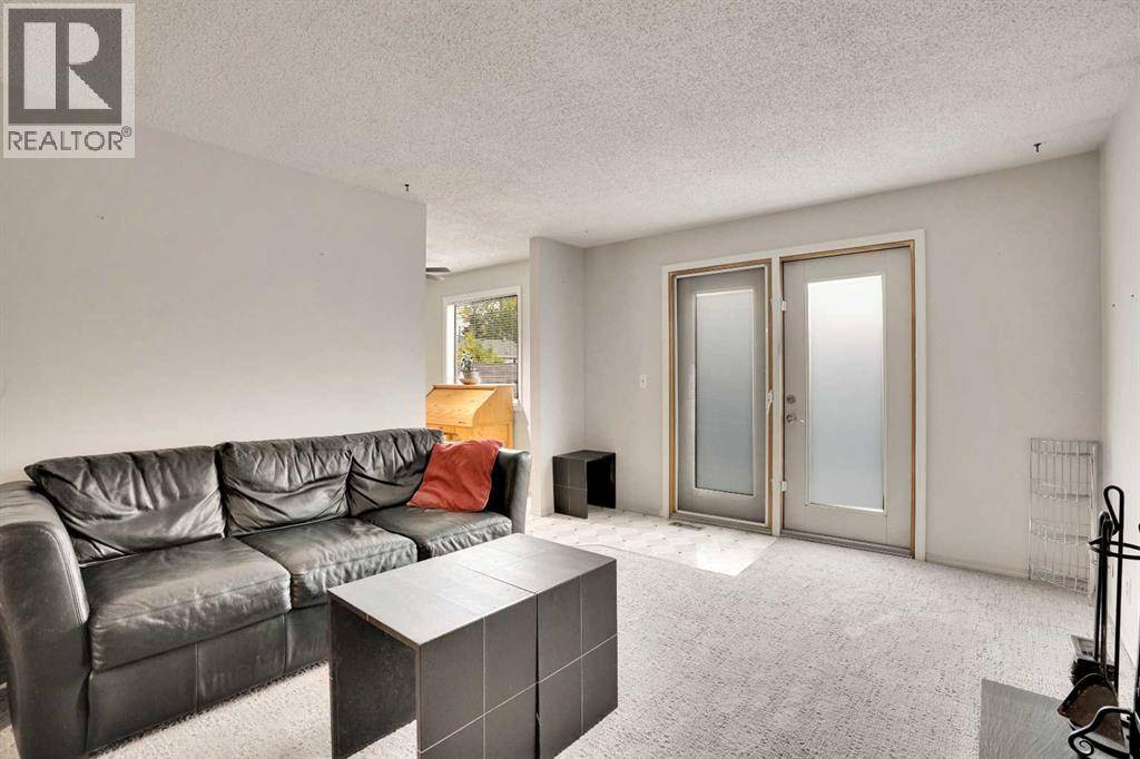 Calgary, AB t3g1s7,7915 Ranchview Drive NW