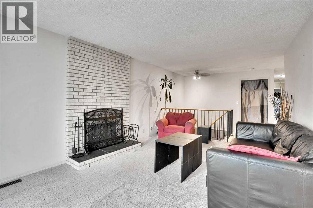 Calgary, AB t3g1s7,7915 Ranchview Drive NW