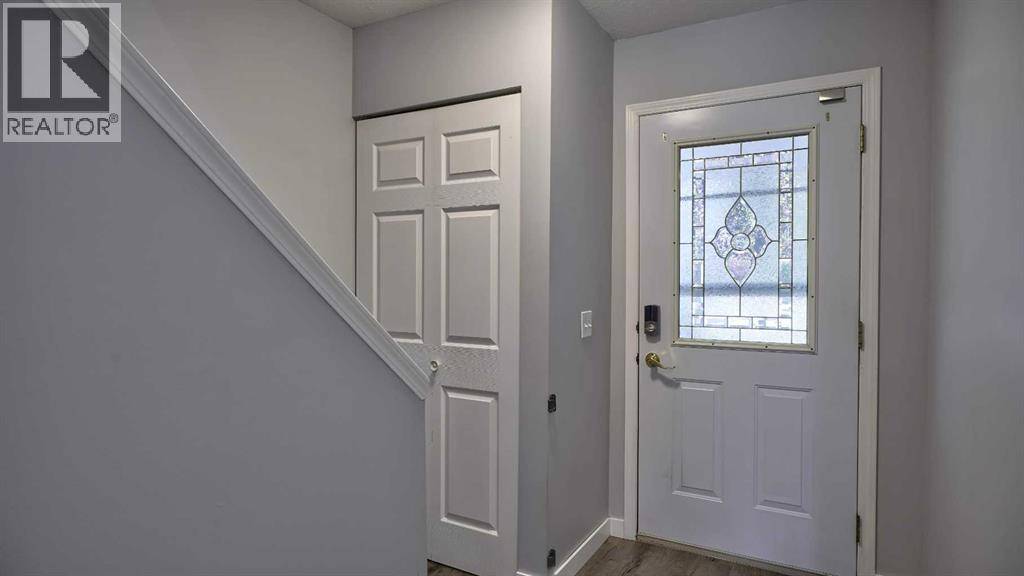 Airdrie, AB T4B2L4,9, 567 Edmonton Trail NE