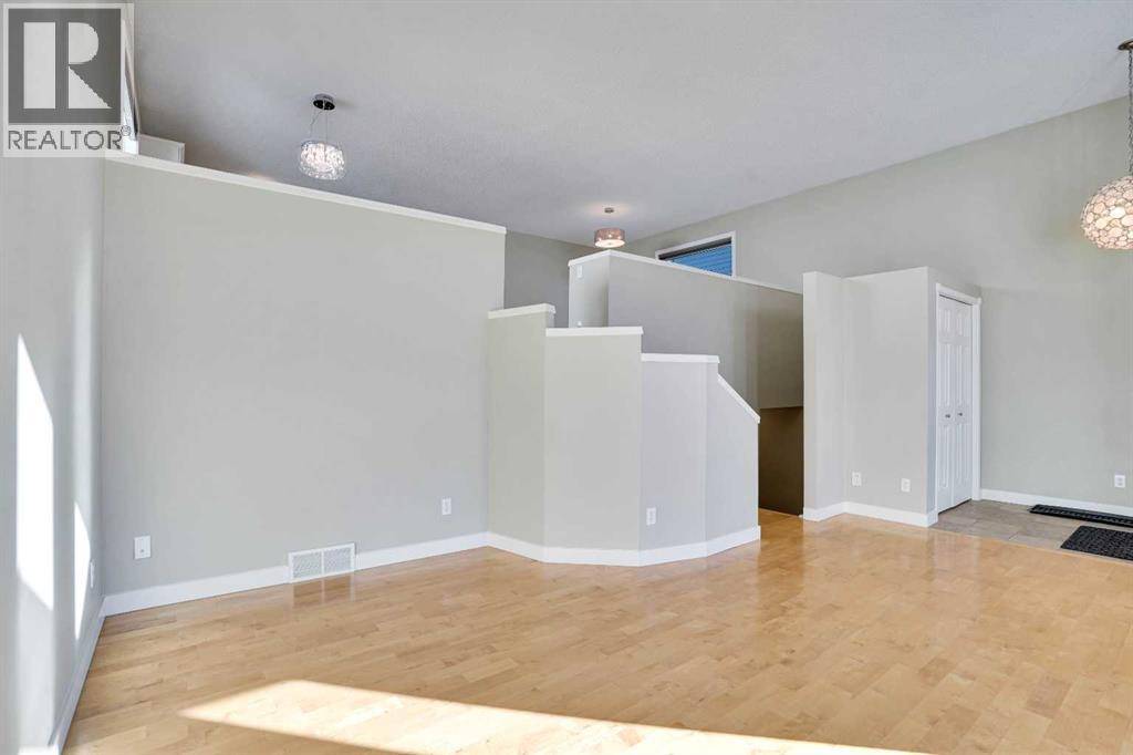 Calgary, AB T3G4J3,307 Arbour Grove Close NW