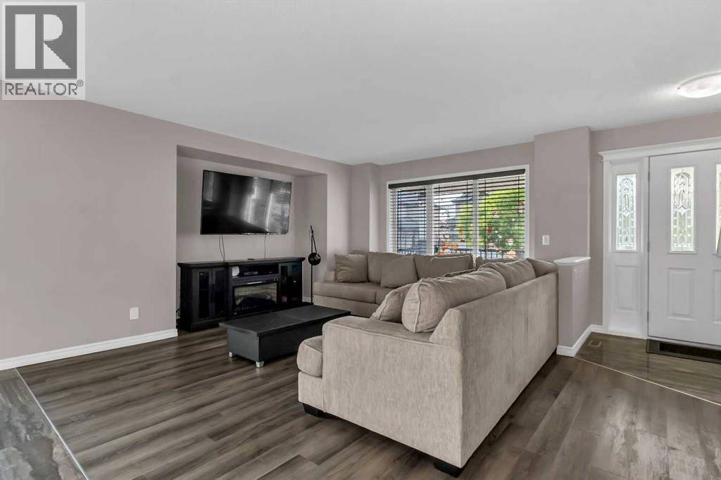 Calgary, AB T3P1E8,178 Evansmeade Common NW