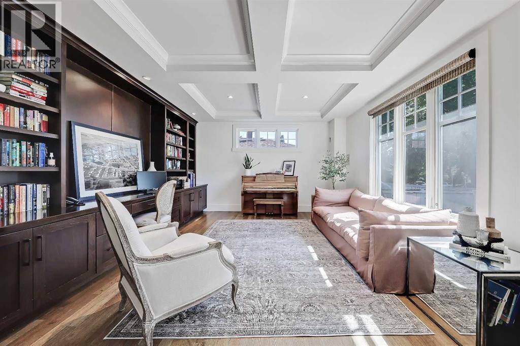 Calgary, AB T3E4E2,2 Granville Crescent SW