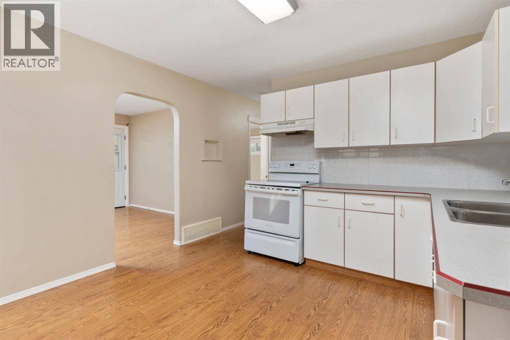 Camrose, AB T4V1M2,5227 48 Street