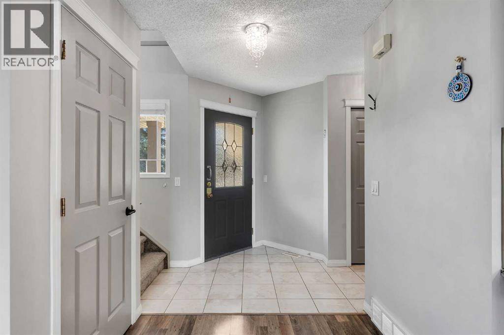 Okotoks, AB T1S1S7,22 Cimarron Crescent