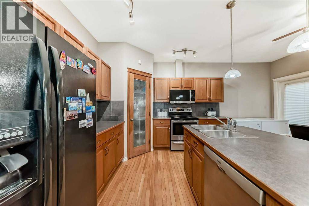 Airdrie, AB T4B3C7,116, 100 Coopers Common SW