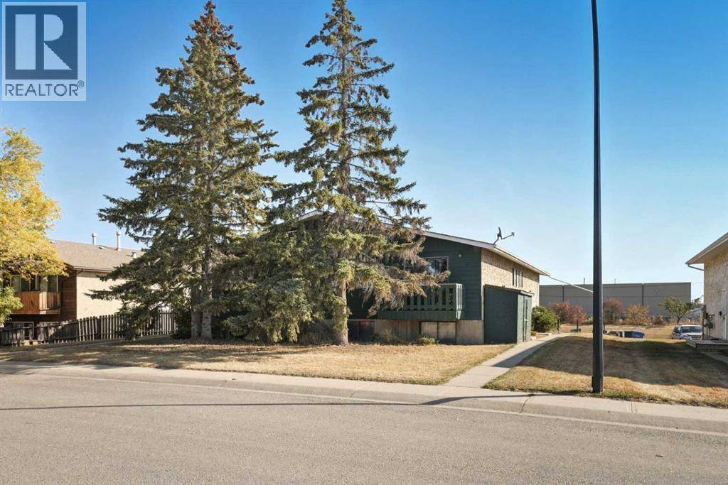 Red Deer, AB T4P1R5,27 Nyberg Avenue