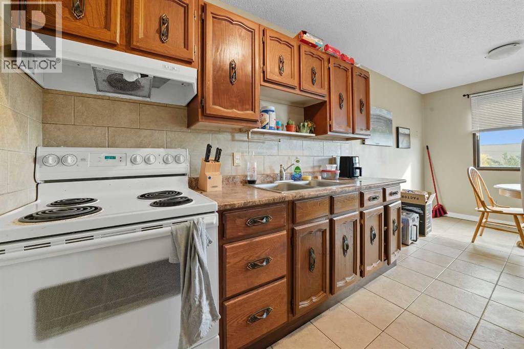 Red Deer, AB T4P1R5,27 Nyberg Avenue