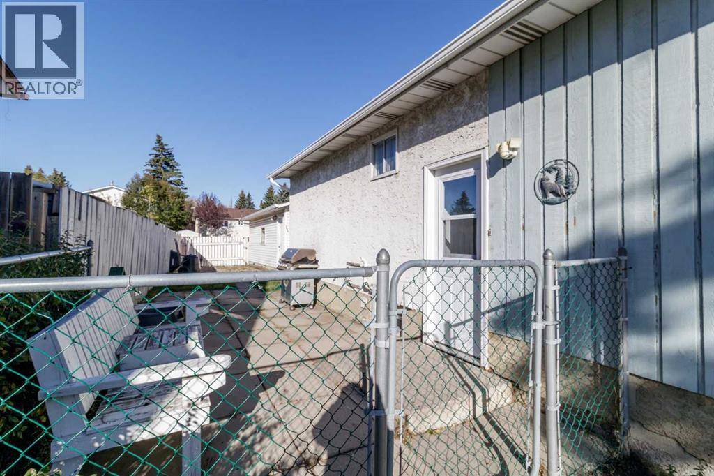 Calgary, AB T1Y2R7,844 RundleCairn Way NE